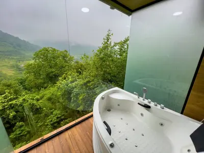 کلبه دوخوابه جنگلی جکوزی دار تیکیش