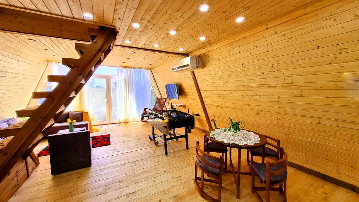 کلبه دوخوابه سوئیسی میثم