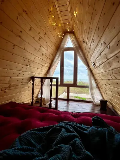 کلبه دوخوابه چوبی رویای دریا