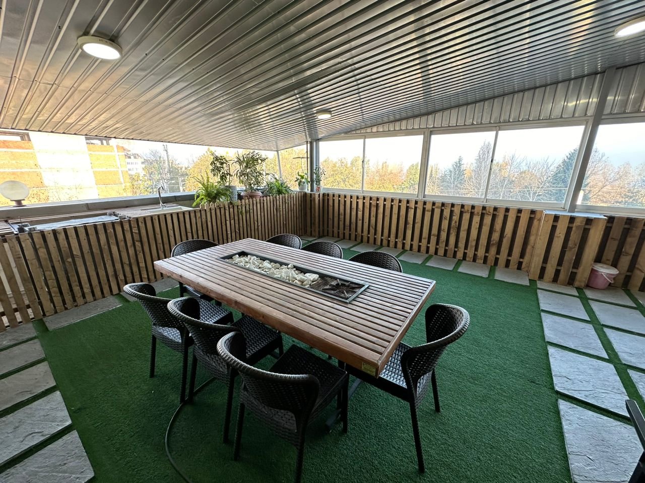 دوخوابه بام لاله