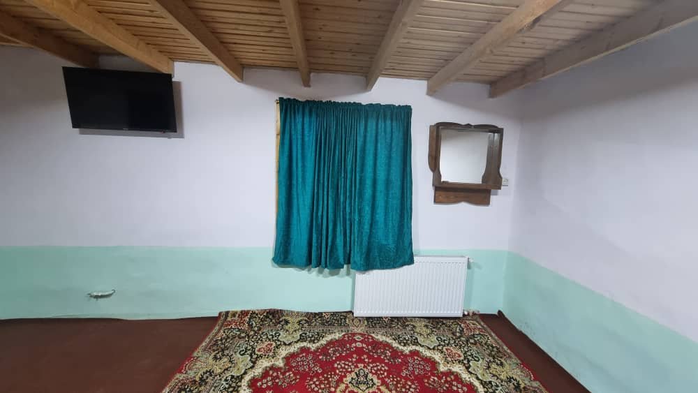 بوم گردی باغ ريحان - كلبه تي تي