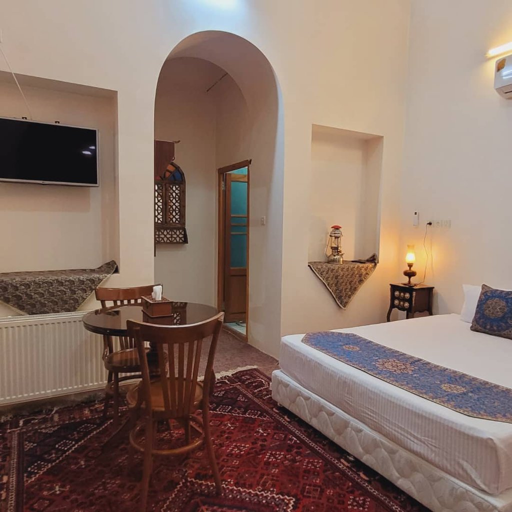 سرای ریحان - واحد ۱۱۱