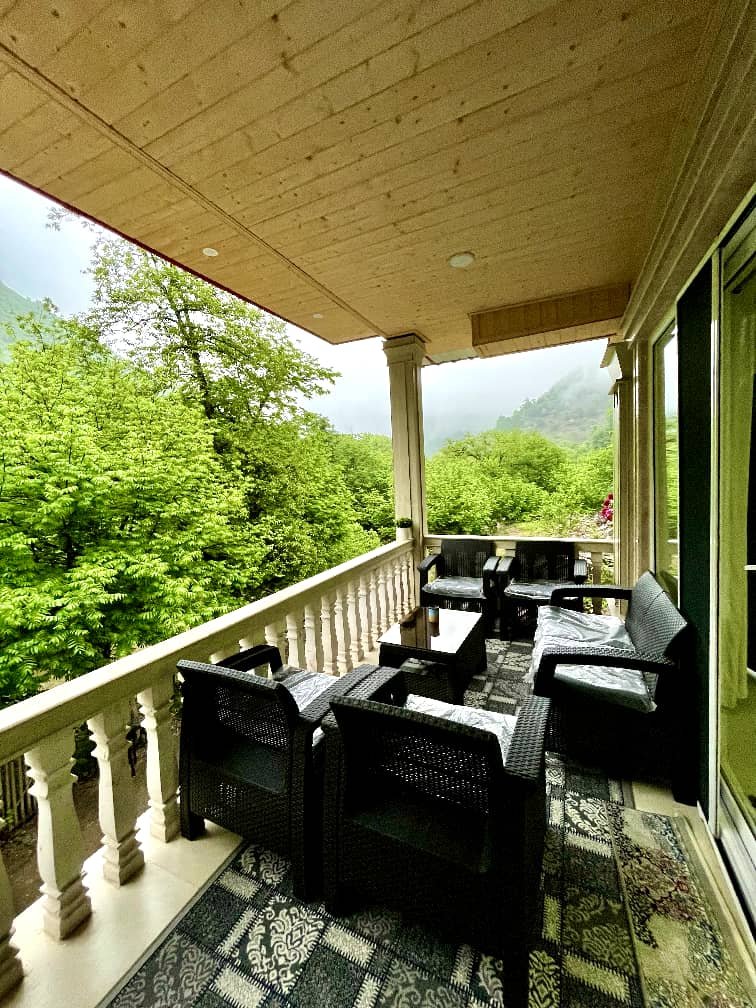 ویلا چهارخوابه جنگلی لب رودخانه شالما