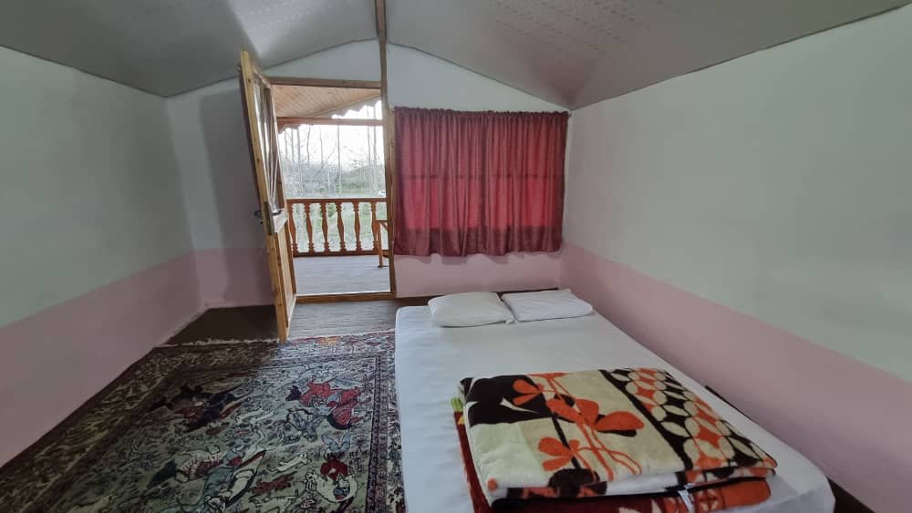 بوم گردی باغ ريحان - كلبه ديلماي