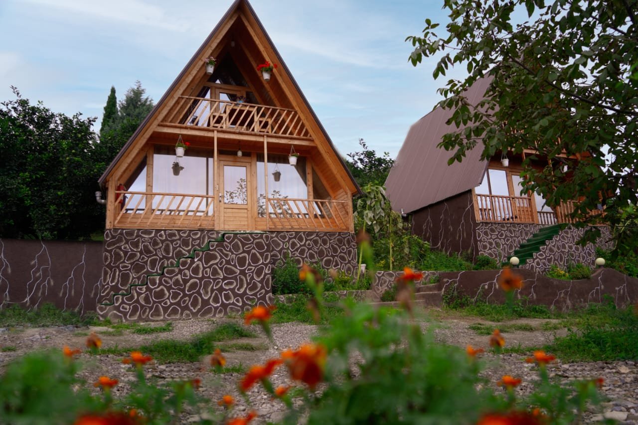 کلبه یک خوابه چوبی جکوزی دار باران ۲