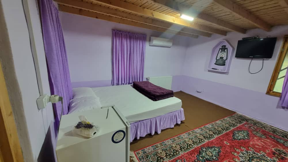 بوم گردی باغ ريحان - كلبه اياز