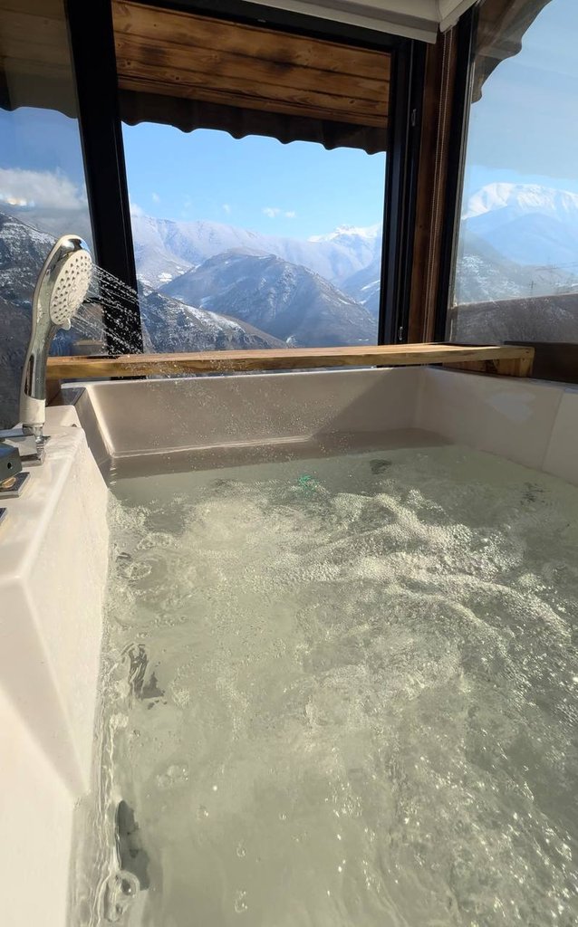 یک خوابه جنگلی جکوزی دار رایکا