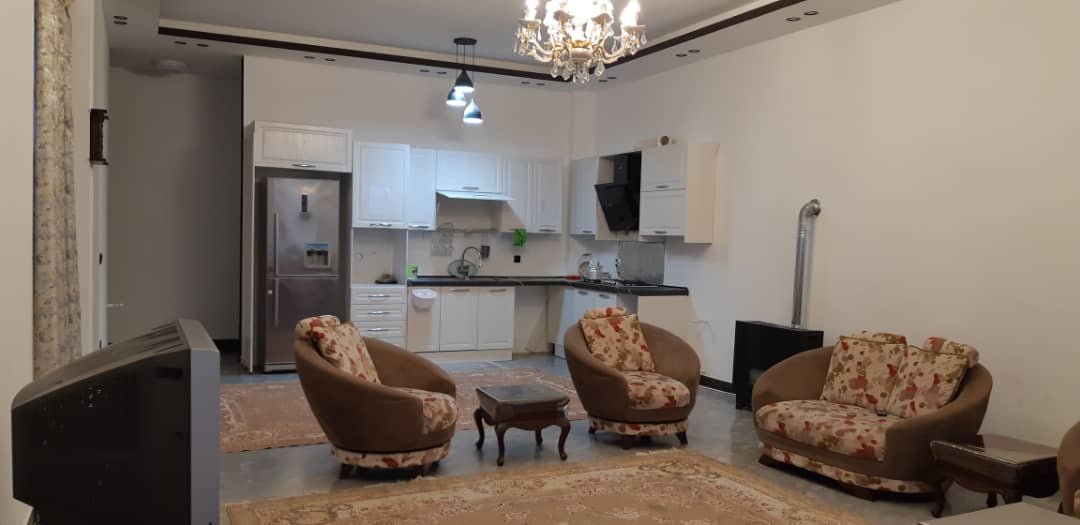 سه خوابه استخردار آبگرم مانلی