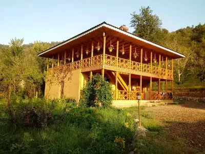 بومگردی سه خوابه جنگلی شمعدونی