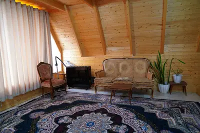 کلبه یک خوابه چوبی جکوزی دار باران ۲