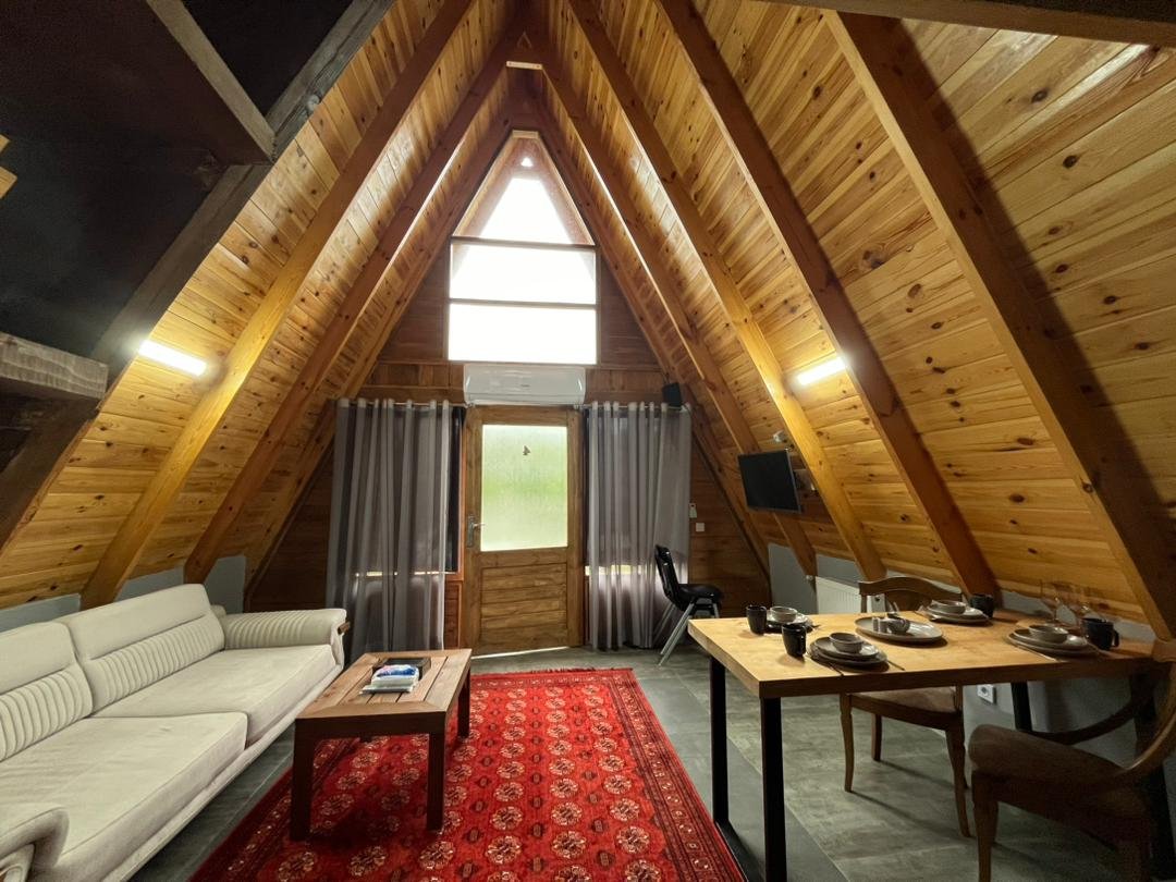 کلبه یک خوابه سوئیسی نواز ۳