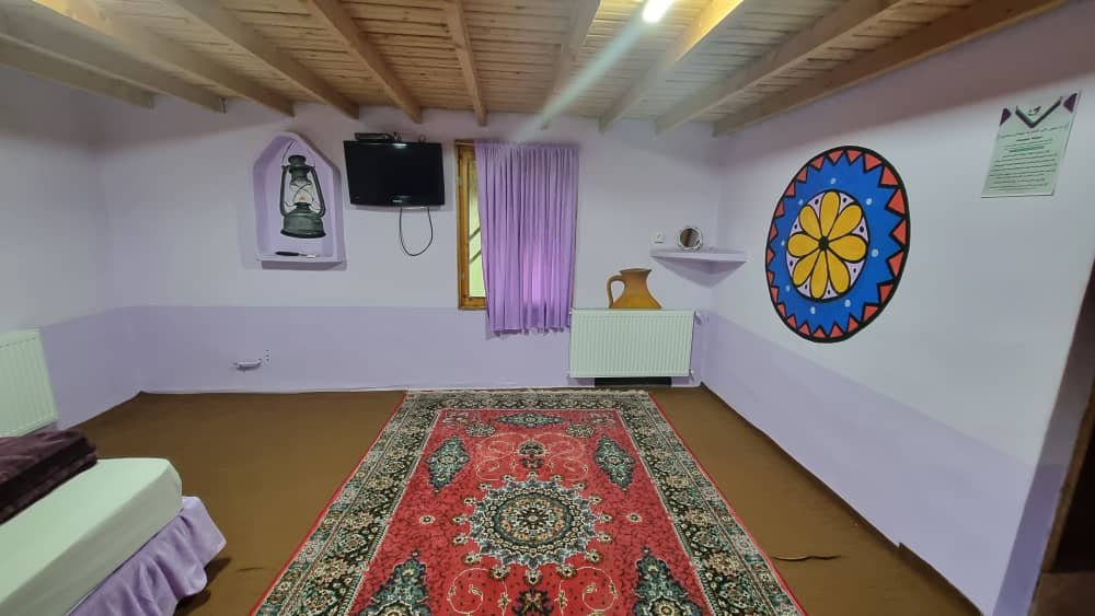 بومگردی باغ ريحان - كلبه اياز