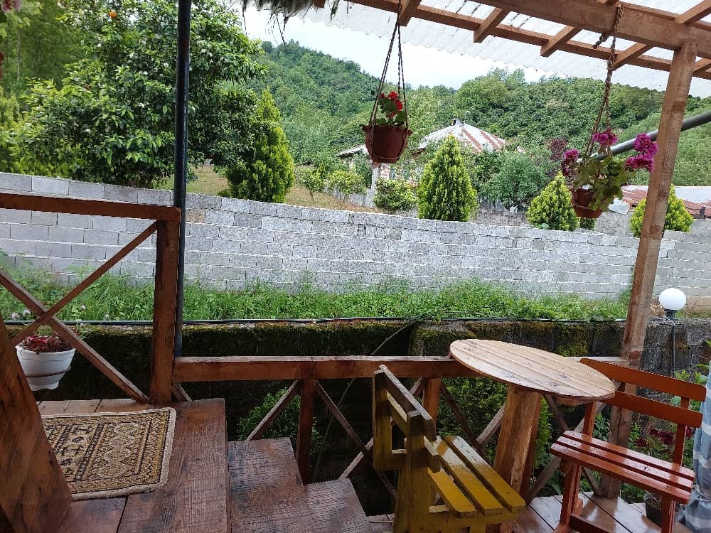 دوخوابه چوبی کلان