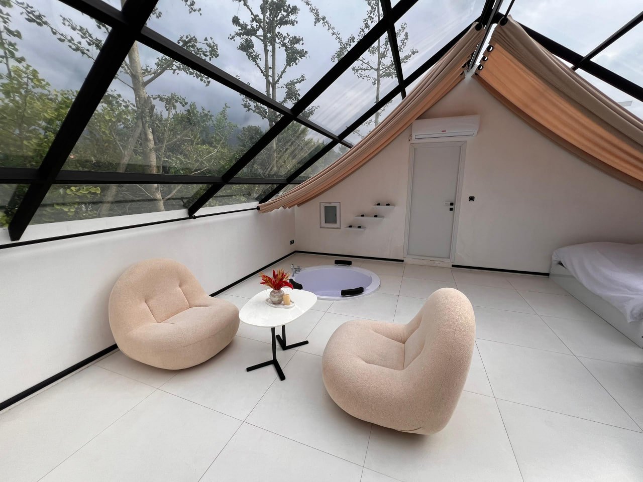 کلبه فلت شیشه ای نیکان 1