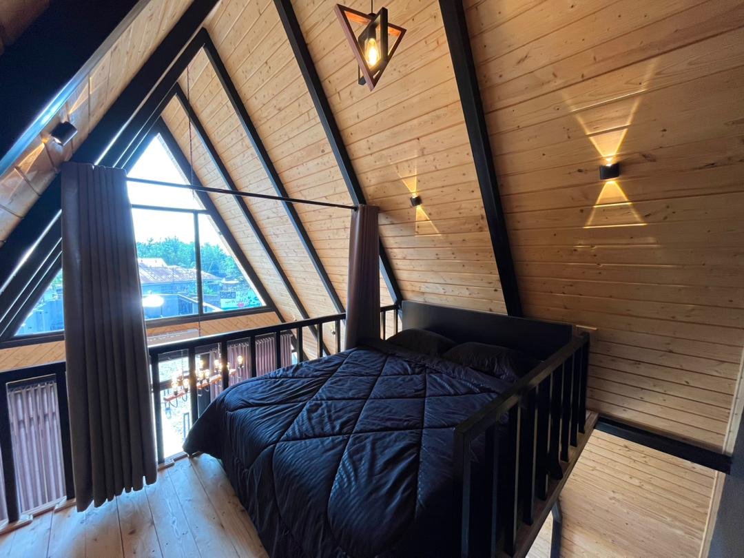 کلبه یک خوابه سوئیسی مون