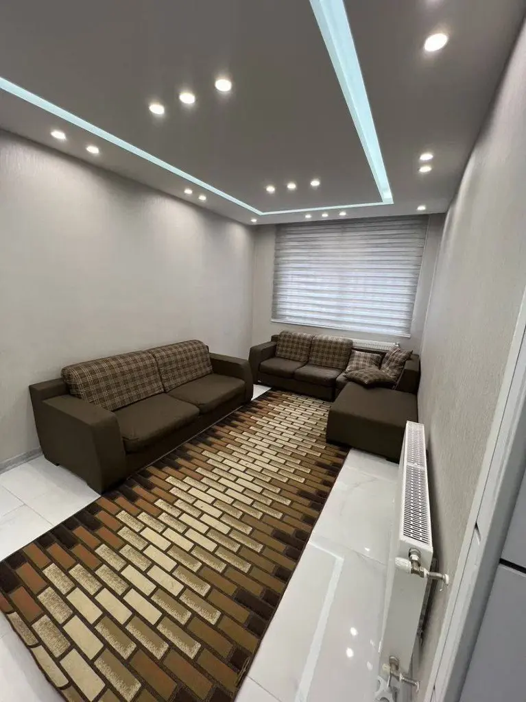 آپارتمان دوخوابه چهارباغ عباسی ۳۹