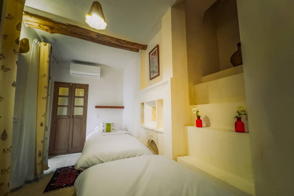 اقامتگاه سنتی توراندخت - واحد دار قالی