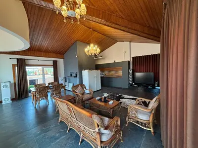 ویلا پنج خوابه تریپلکس استخردار عمارت صدف