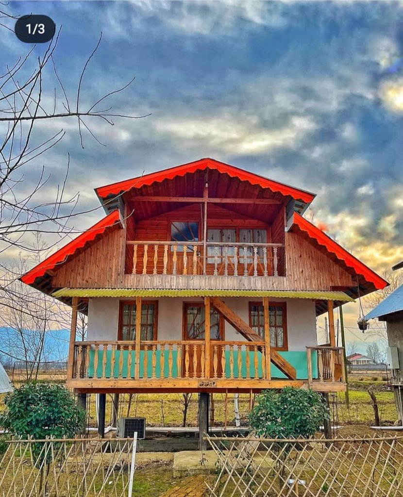 بوم گردی باغ ريحان - كلبه تي تي