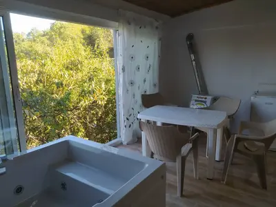 کلبه فلت جنگلی شمشاد