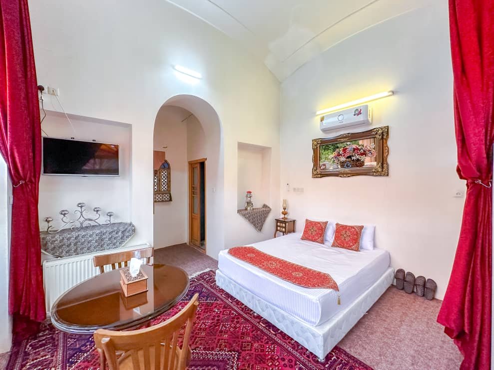 سرای ریحان - واحد ۱۱۱