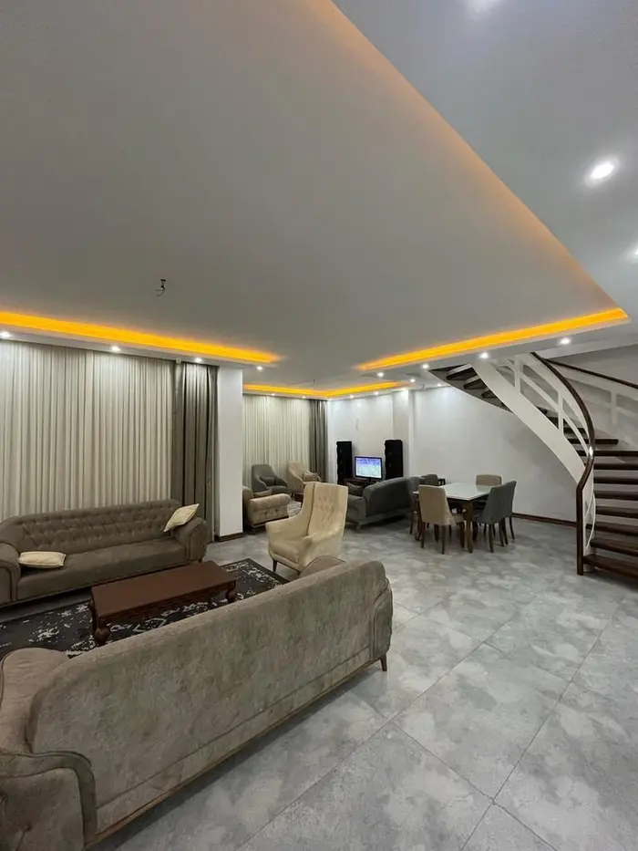 ویلا چهارخواب استخردار ققنوس خسروی