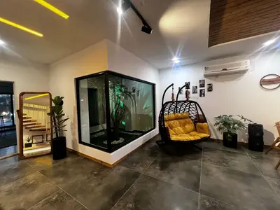 ویلا چهارخوابه تریپلکس استخردار گل یاس