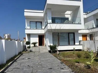 ویلا چهارخوابه استخردار ساحلی ساندرو