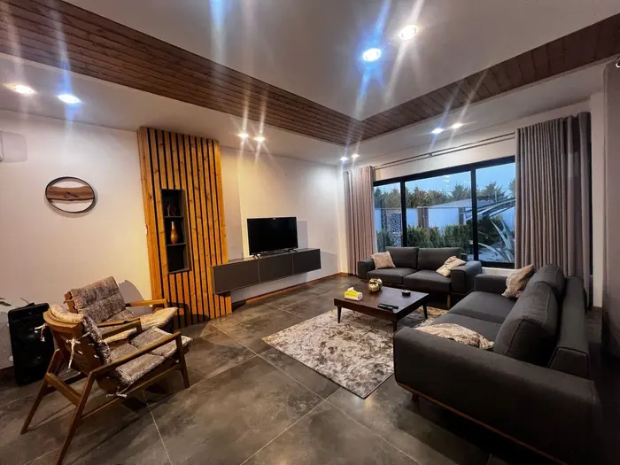 ویلا چهارخوابه تریپلکس استخردار گل یاس