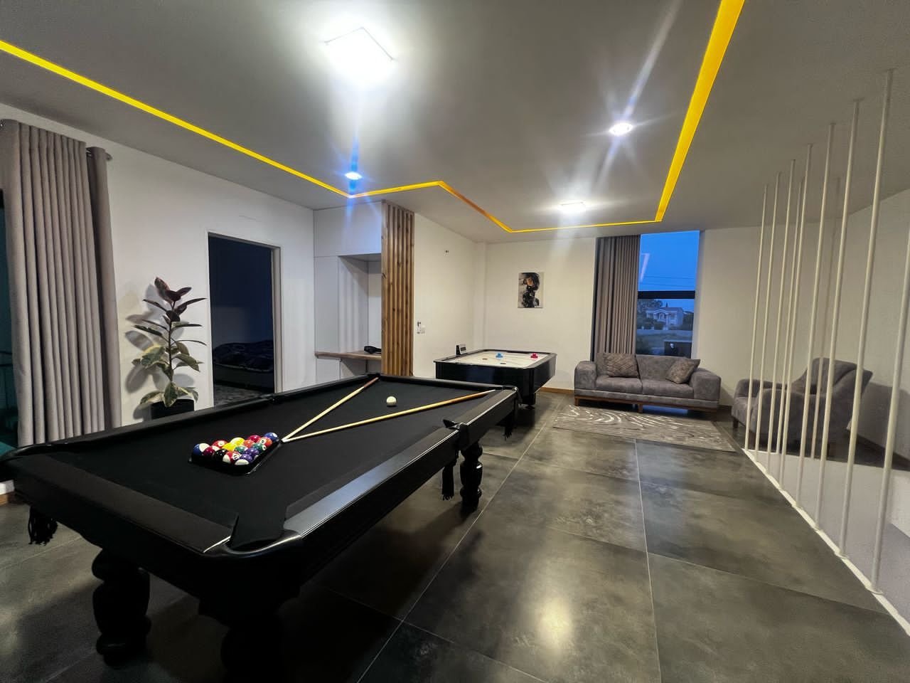 چهارخوابه تریپلکس استخردار گل یاس