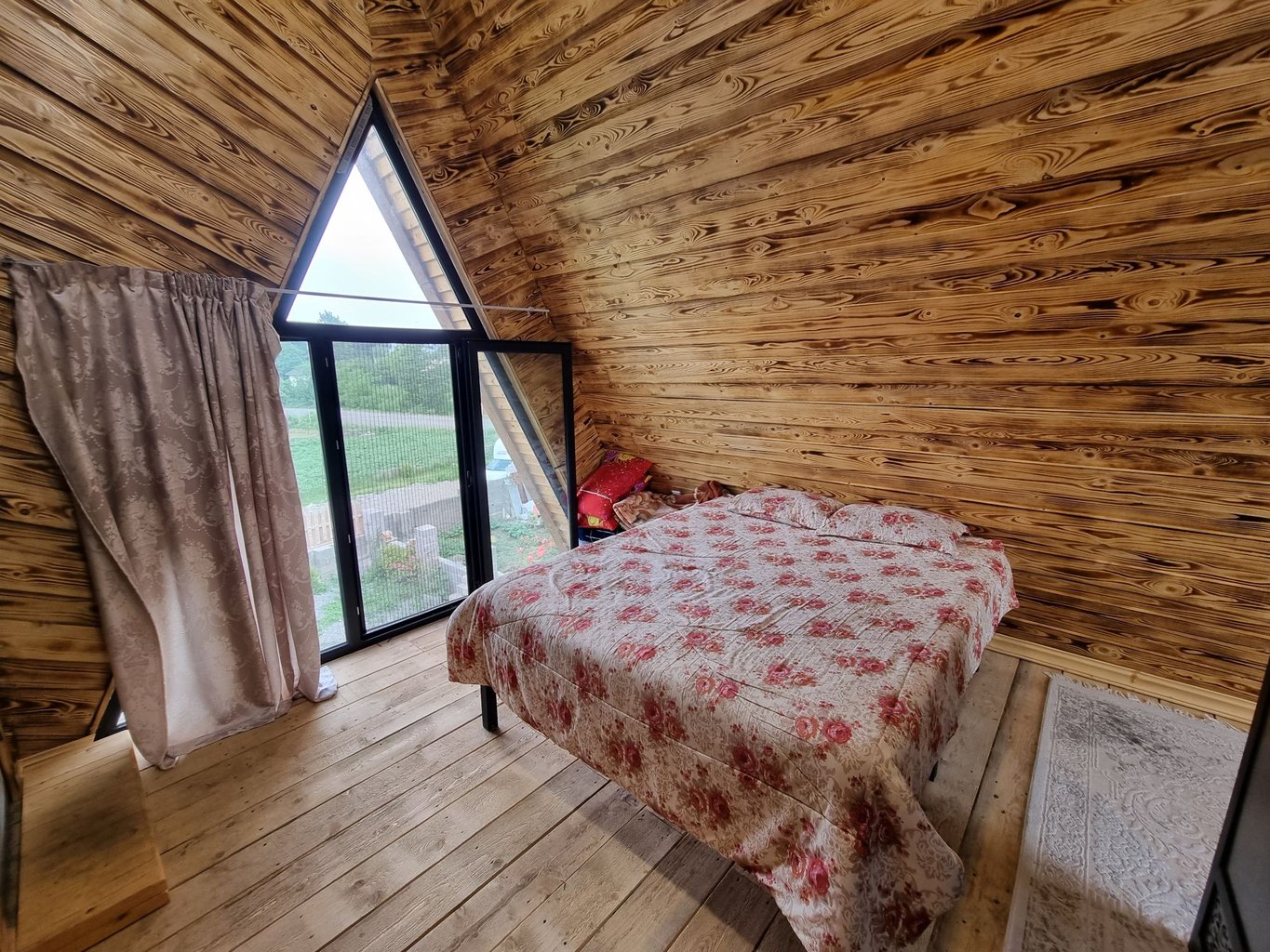 دوخوابه سوئیسی سورنا