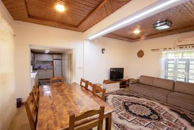 ویلا پنج خوابه استخردار آبگرم باغ سرو