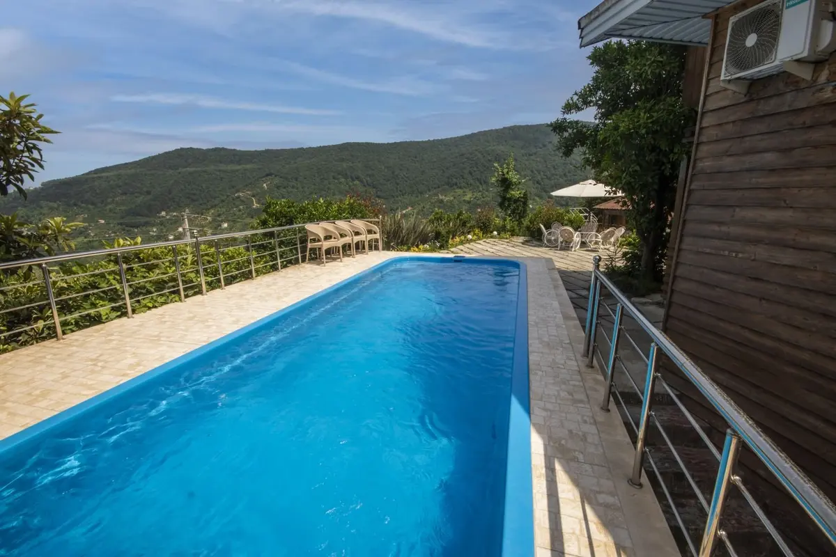 ویلا پنج خوابه استخردار آبگرم باغ سرو