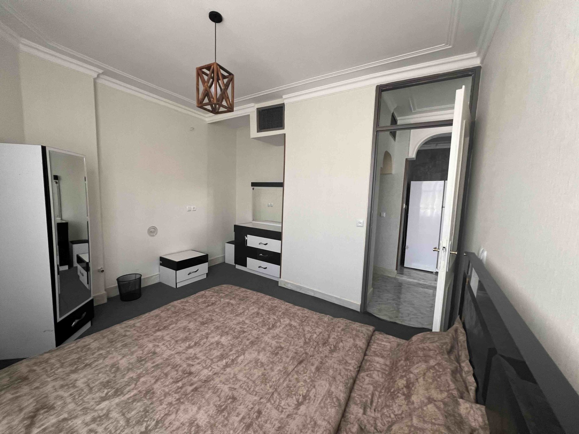 آپارتمان یک خوابه باغ غدیر 4