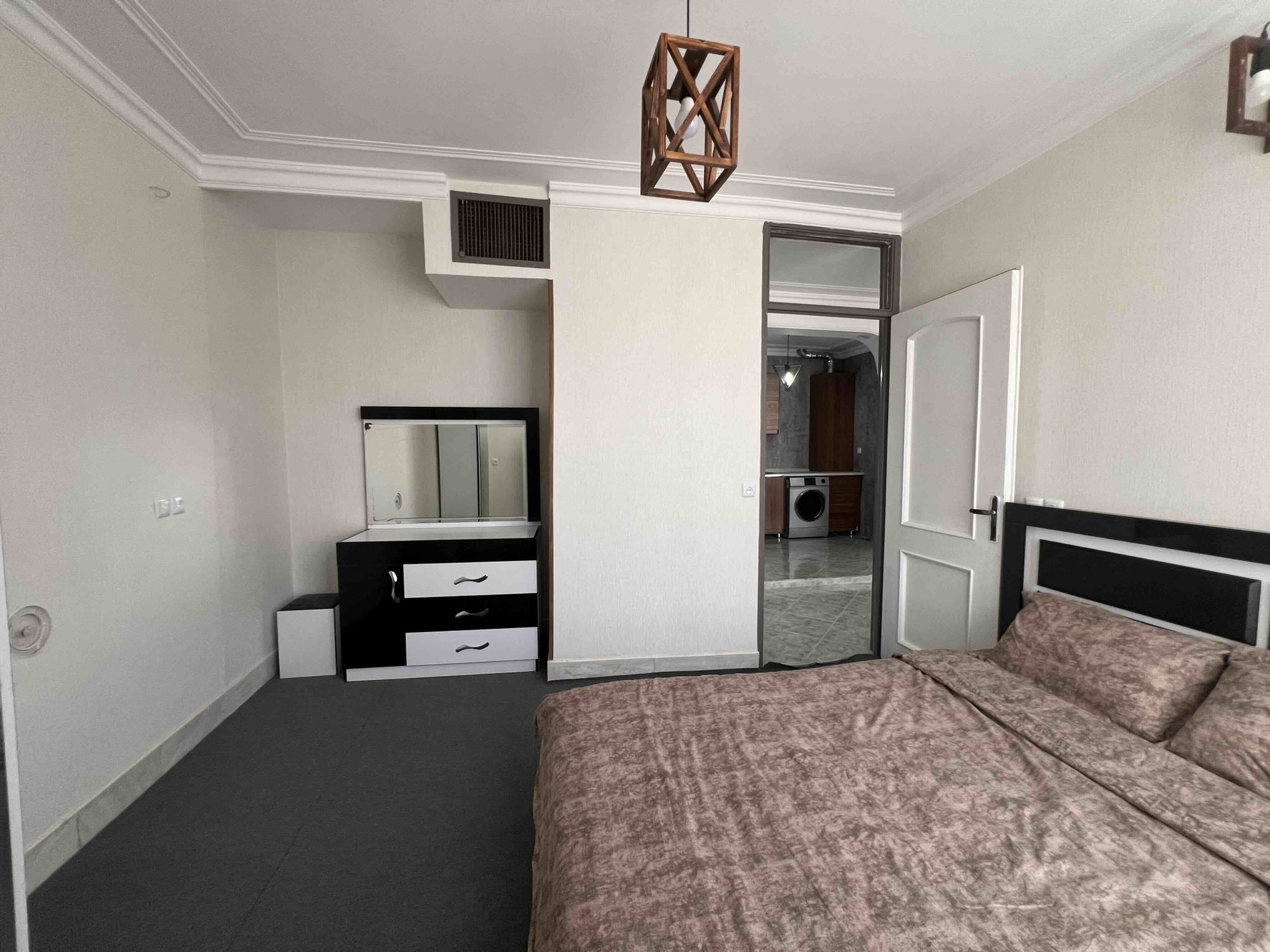 آپارتمان یک خوابه باغ غدیر 4 - انتخاب عنوان تصویر