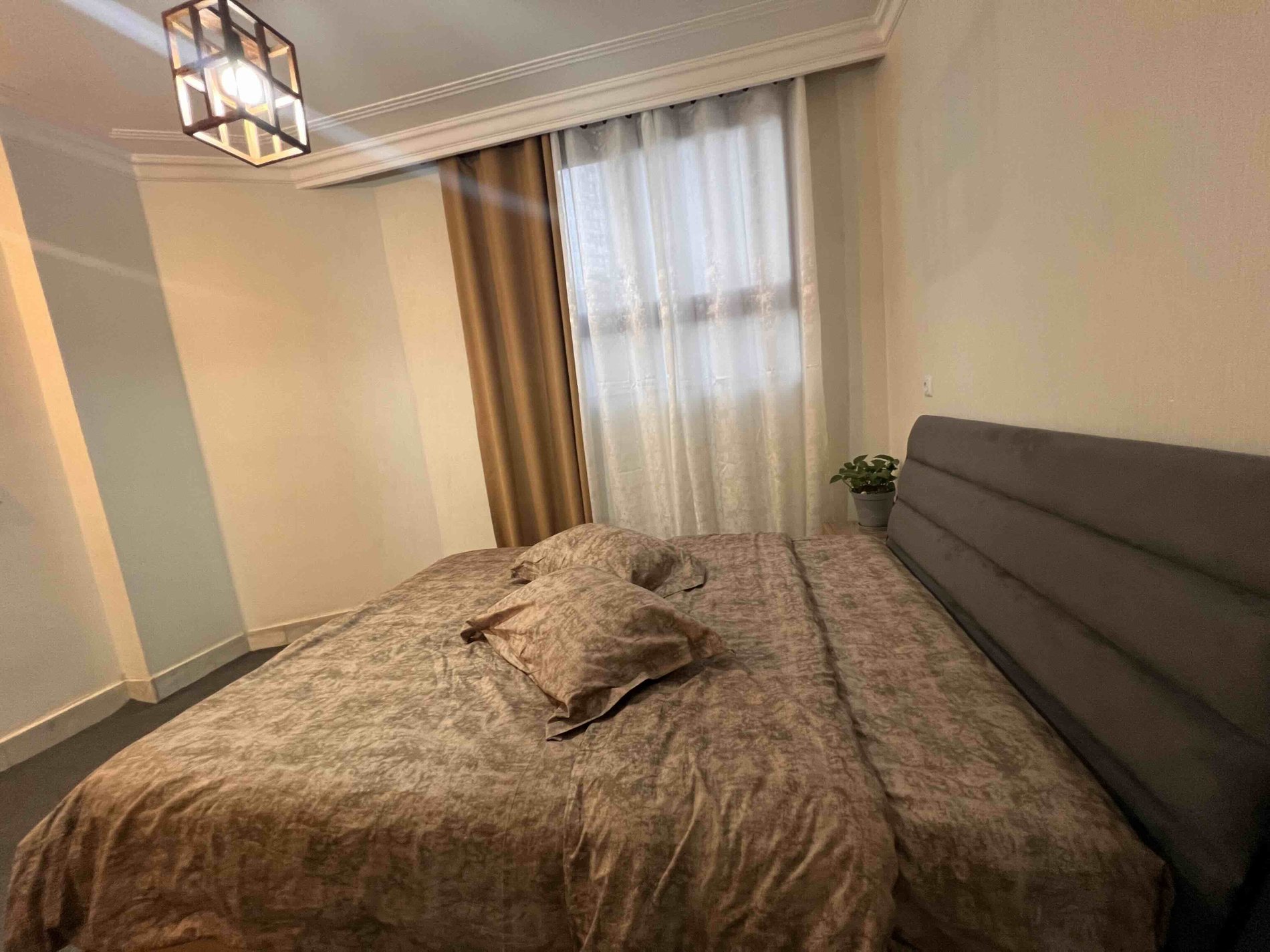 آپارتمان یک خوابه باغ غدیر 5