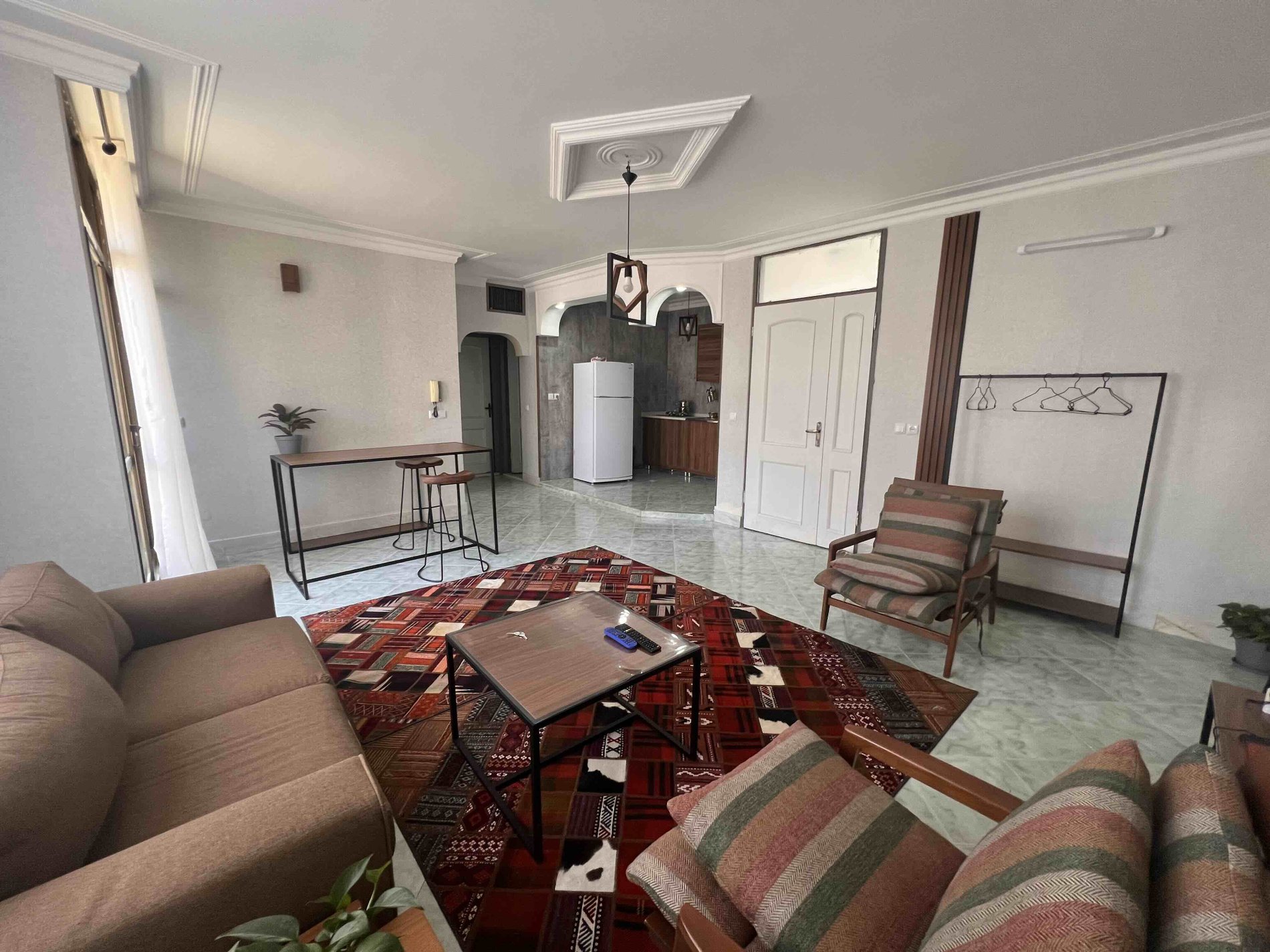 آپارتمان یک خوابه باغ غدیر 4