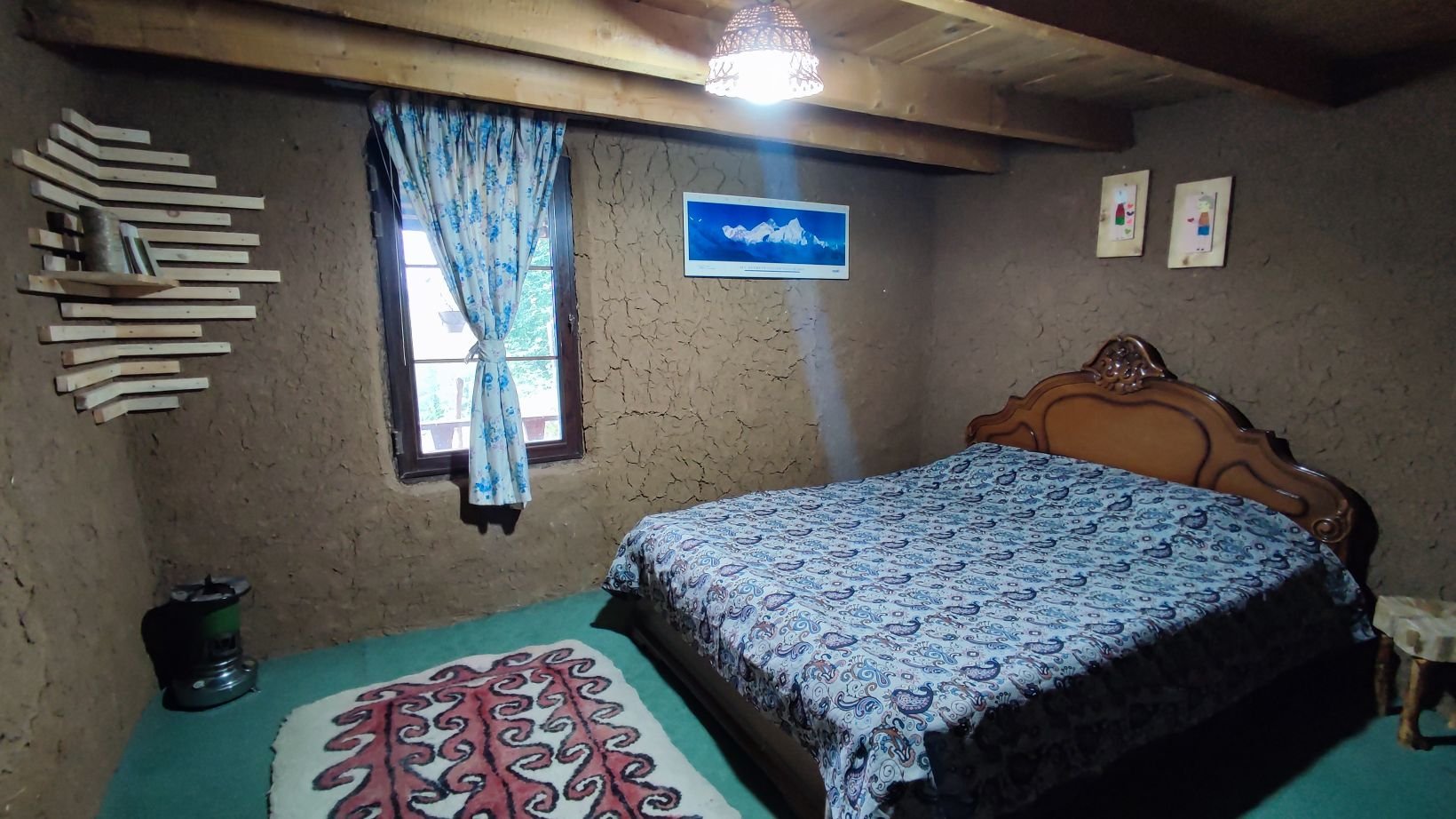 یک خوابه چوبی کوهستانی برسه