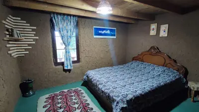 کلبه یک خوابه چوبی کوهستانی برسه