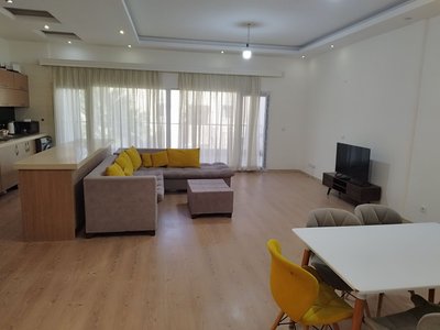 آپارتمان دوخوابه E2 اول شرقی