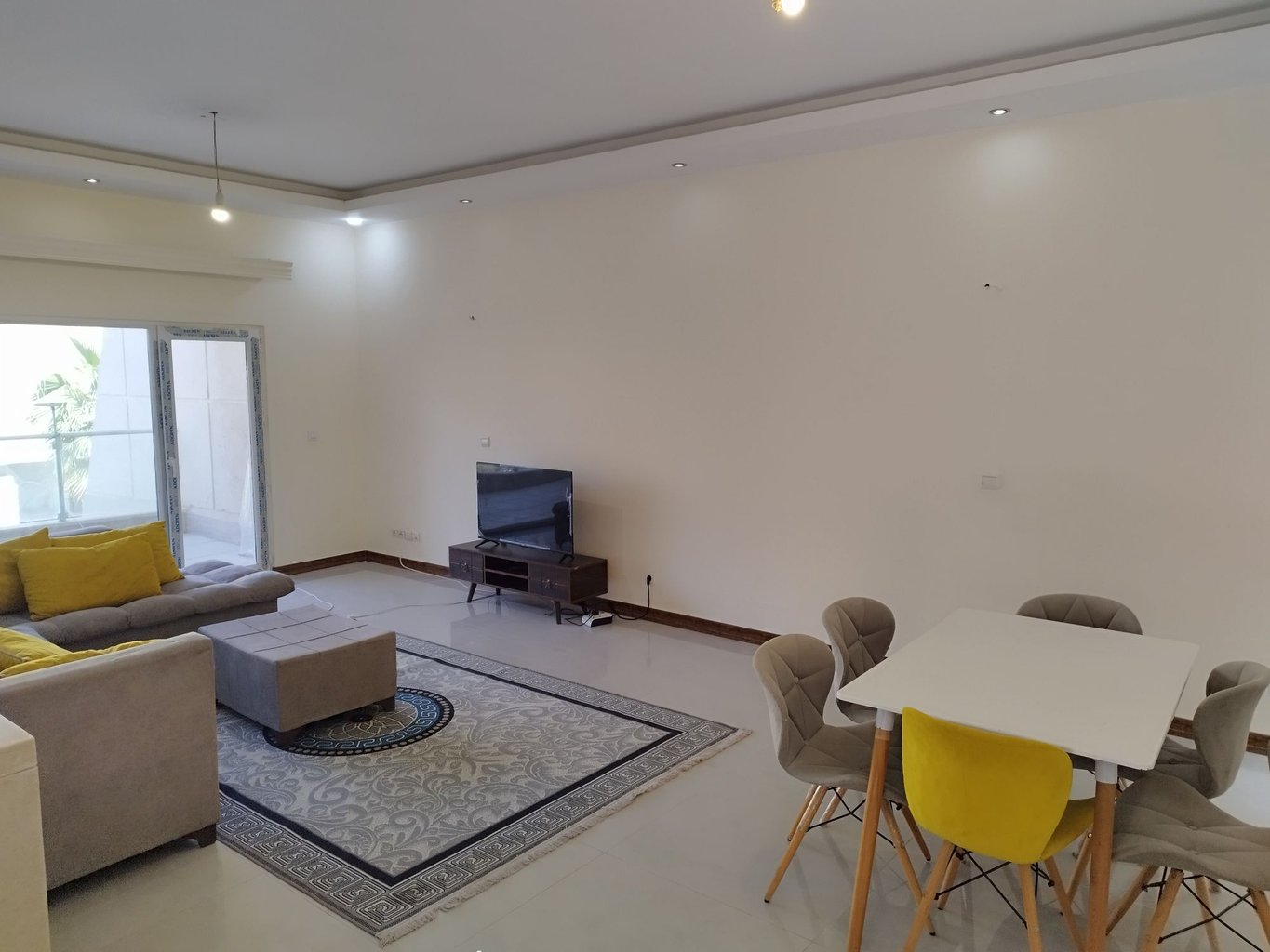 دوخوابه E1 اول شرقی