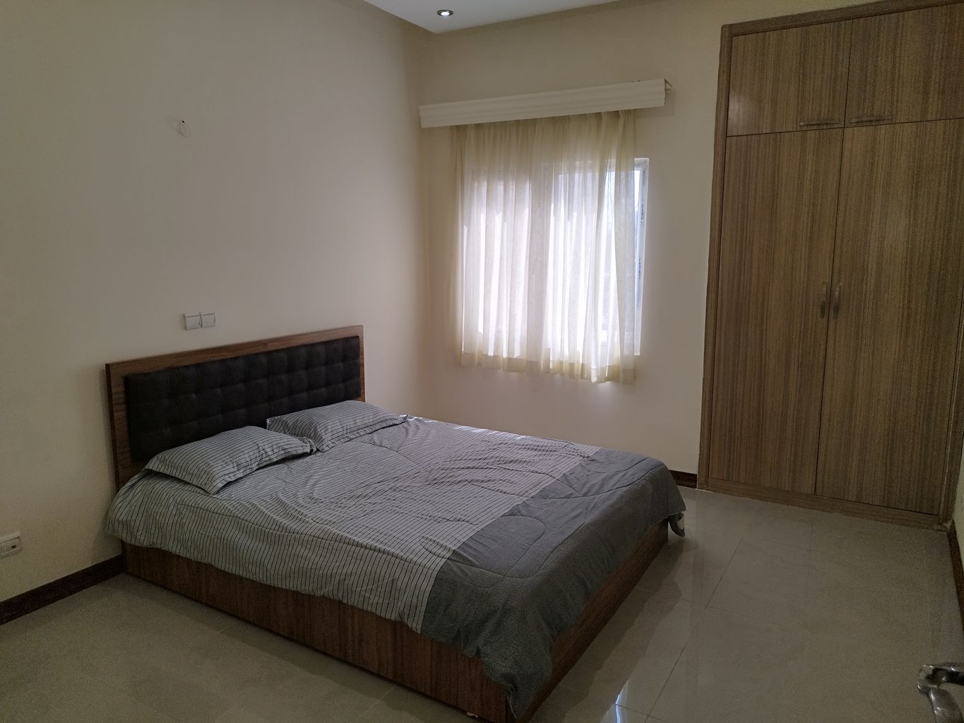 دوخوابه E1 اول شرقی