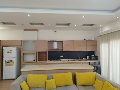 آپارتمان دوخوابه E2 اول شرقی