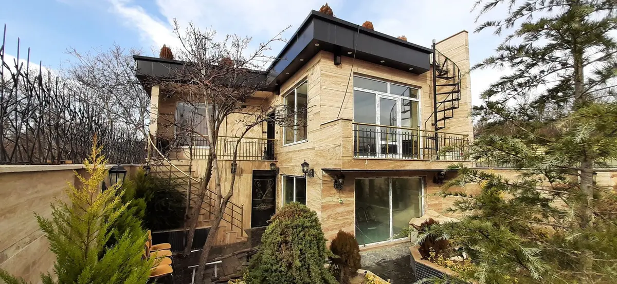 ویلا یک خوابه استخردار نگینِ کوچهِ باغ - نمای اصلی