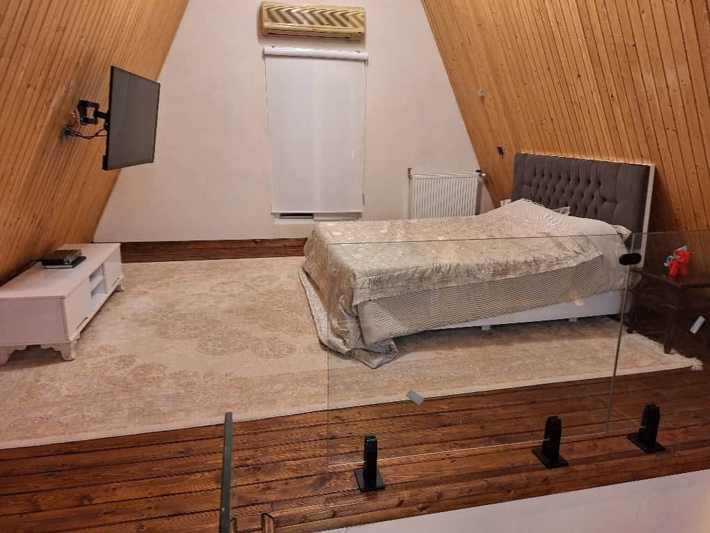 کلبه دوخوابه استخردار آبگرم بارانی