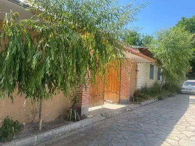 بومگردی یک خوابه کورش واحد خمس