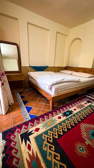 بومگردی یادمان - واحد آذین