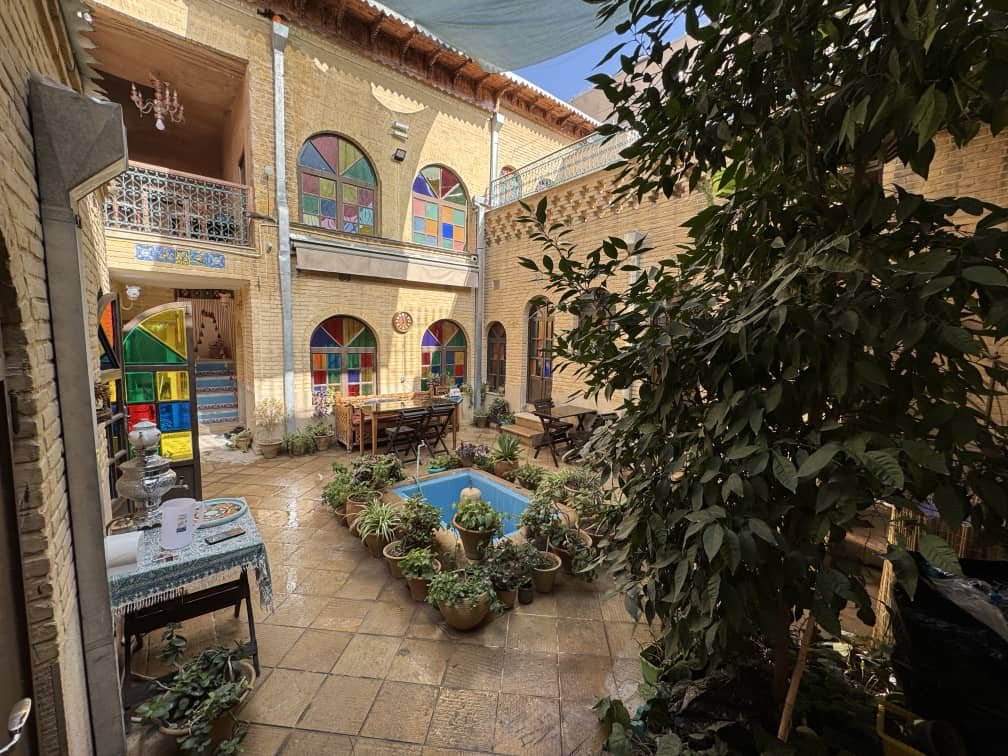 بوم گردی یادمان - واحد گل ناز