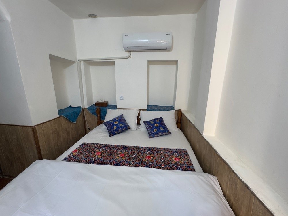 بوم گردی یادمان - واحد گلبرگ