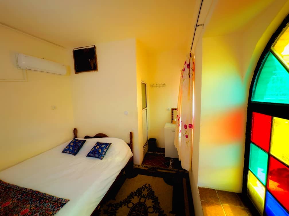 بومگردی یادمان - واحد گل ناز